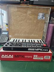 Akai Professional MPK Mini Play MK3 Portable 25-Key Keyboard